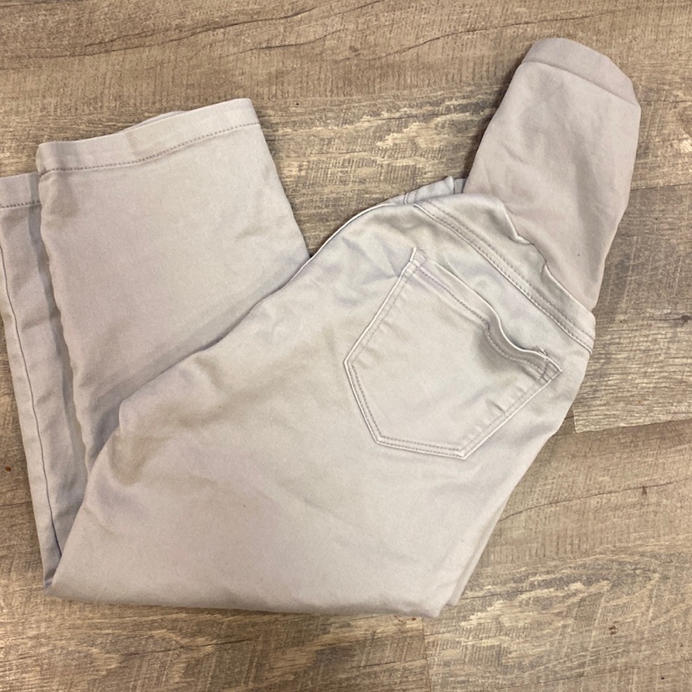 Motherhood Maternity grey capris size Medium